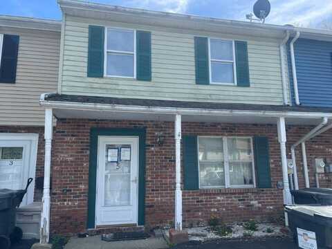 5 Northgate Drive, Walden, NY 12586