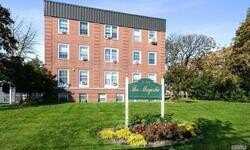 230 Central Avenue, Lawrence, NY 11559