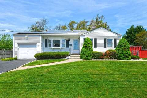 53 Hale Street, Brentwood, NY 11717