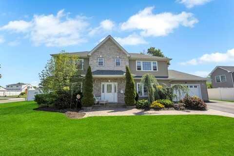 59 Saddle Lane, Levittown, NY 11756