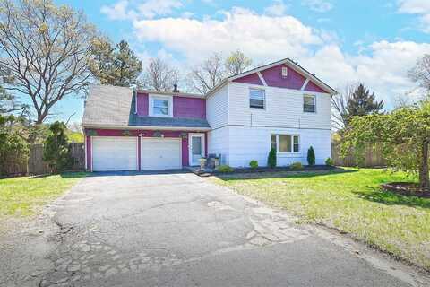 4 Split Pine Circle, Medford, NY 11763