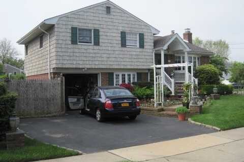 15 Albany, Hicksville, NY 11801