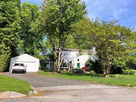 26 Polo Field Lane, Lake Success, NY 11020