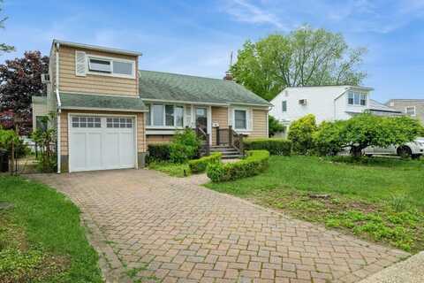 542 Kell Place, Seaford, NY 11783