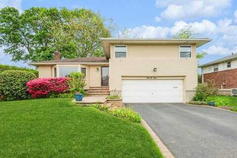 95 Nassau Avenue, Plainview, NY 11803