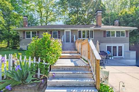 218 Cliff Road W, Wading River, NY 11792