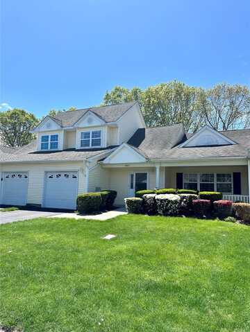 1403 Pebble Beach Path, Riverhead, NY 11901