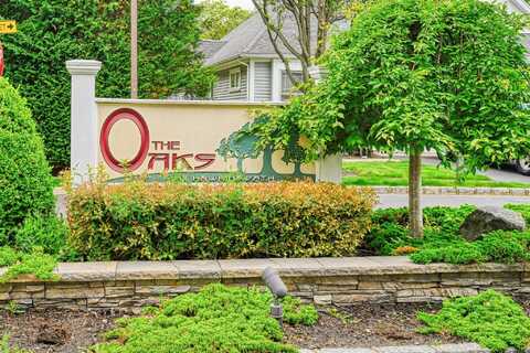 7 White Oak Court, Coram, NY 11727