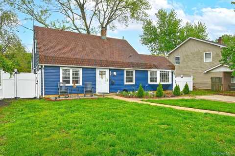 133 Spring Lane, Levittown, NY 11756