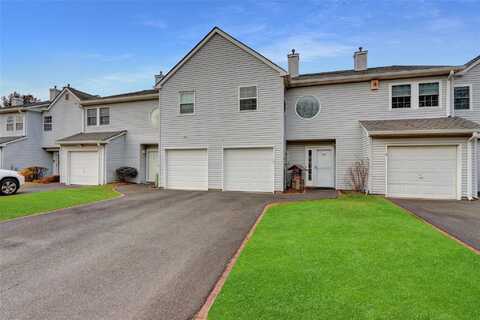 906 Sara Circle, Port Jefferson Station, NY 11776