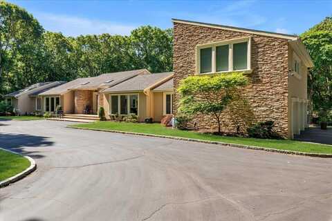 90 Rodeo Drive, Oyster Bay Cove, NY 11554