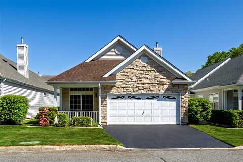 437 Leisure Drive, Ridge, NY 11961
