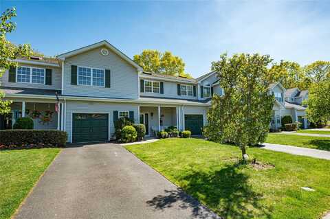 118 Willow Wood Drive, Oakdale, NY 11769