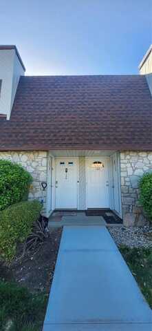 126 Pointe Circle S, Coram, NY 11727