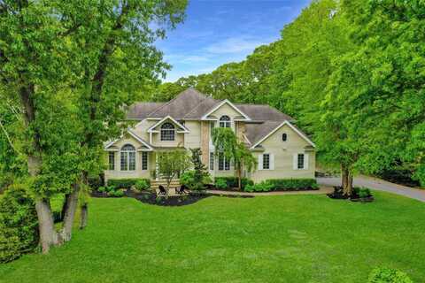 12 Mill River Road, Setauket, NY 11733