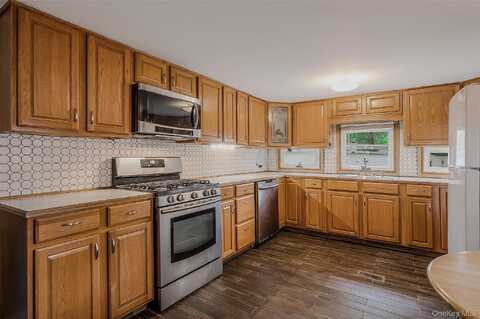 658-f7 Sound Avenue Avenue, Calverton, NY 11933