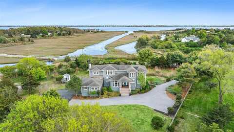 14 South Country Road, Westhampton, NY 11977