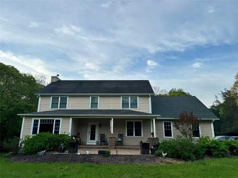 65 Phillips Lane, Aquebogue, NY 11931