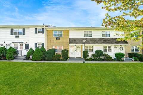 4804 Wilshire Lane, Oakdale, NY 11769