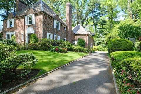 21 Hereford Road, Great Neck, NY 11020