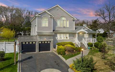 2 Hamilton Street, Farmingdale, NY 11735