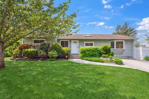 1 Brian Street, Plainview, NY 11803