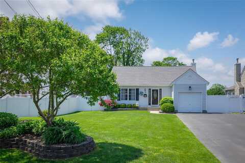 12 Macon Avenue, Sayville, NY 11782