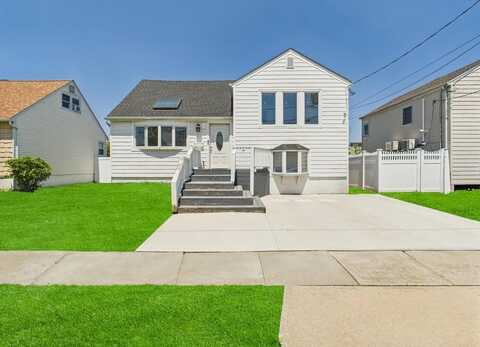 52 Martha Street, Freeport, NY 11520