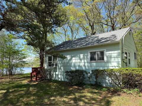 8515 Soundview Avenue, Southold, NY 11971