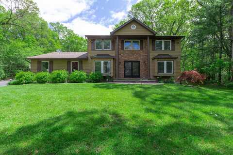 10 Northwood Court, Dix Hills, NY 11746