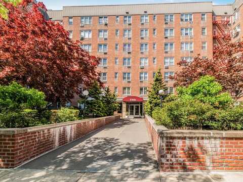 2 Sadore Ln, Yonkers, NY 10710