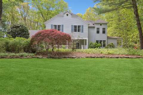 6 Carriage Path, Manorville, NY 11949