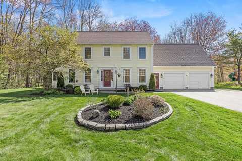 4 Geary Way, Falmouth, ME 04105