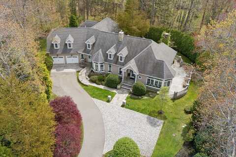 11 Clubhouse Drive, Kennebunk, ME 04043