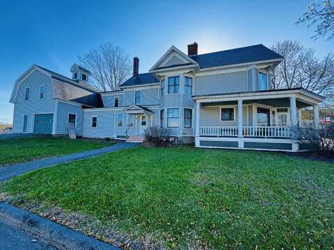 147 Main Street, Newport, ME 04953