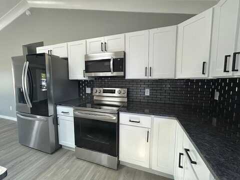 40 Bartlett Cove Drive, Orrington, ME 04474