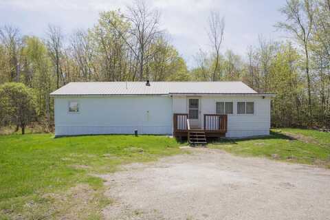 757 Industry Road, Farmington, ME 04938
