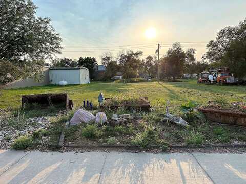514 2nd Avenue, Edgemont, SD 57735