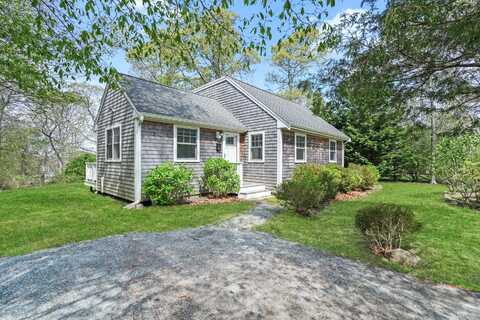 50 Lantern Lane, Vineyard Haven, MA 02568
