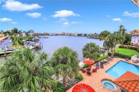 9101 Vanderbilt, NAPLES, FL 34108