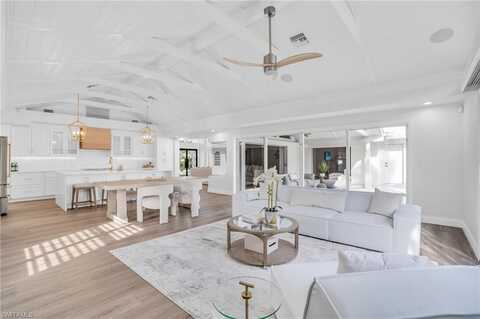 645 Park Shore, NAPLES, FL 34103