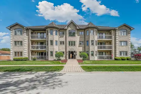 8000 W 84th Place, Justice, IL 60458
