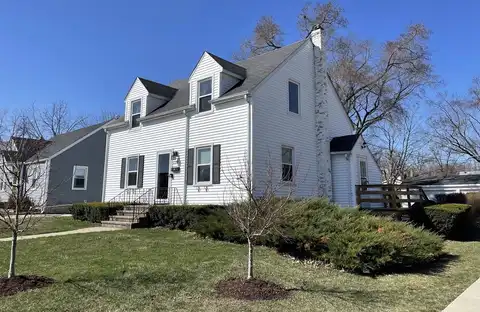 170 N Lincoln Avenue, Mundelein, IL 60060