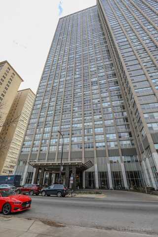 655 W Irving Park Road, Chicago, IL 60613