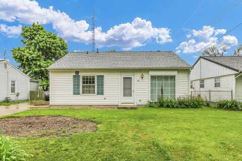907 E Glenview Drive, Tuscola, IL 61953