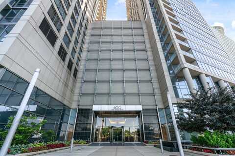 600 N LAKE SHORE Drive, Chicago, IL 60611