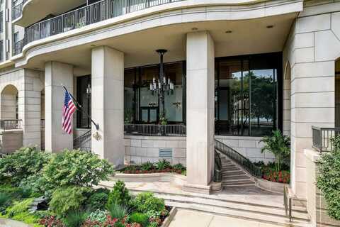 1040 N LAKE SHORE Drive, Chicago, IL 60611