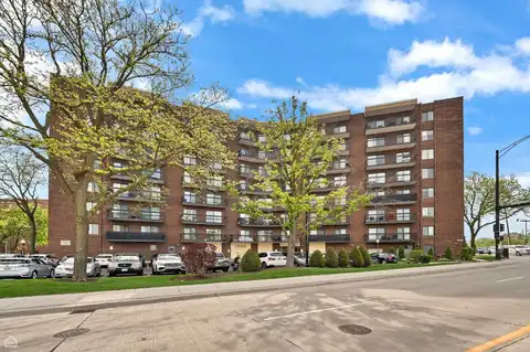 711 S River Road S, Des Plaines, IL 60016