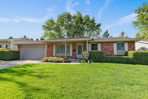 2206 Highland Drive, Sycamore, IL 60178