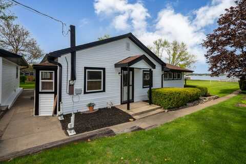 38225 N Bolton Place, Antioch, IL 60002